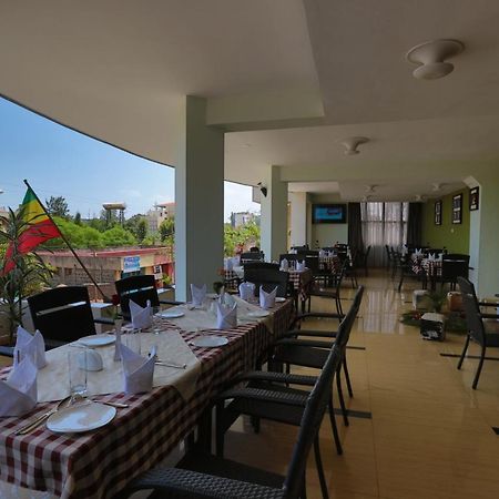 Rahnile Hotel Bahir Dar Buitenkant foto