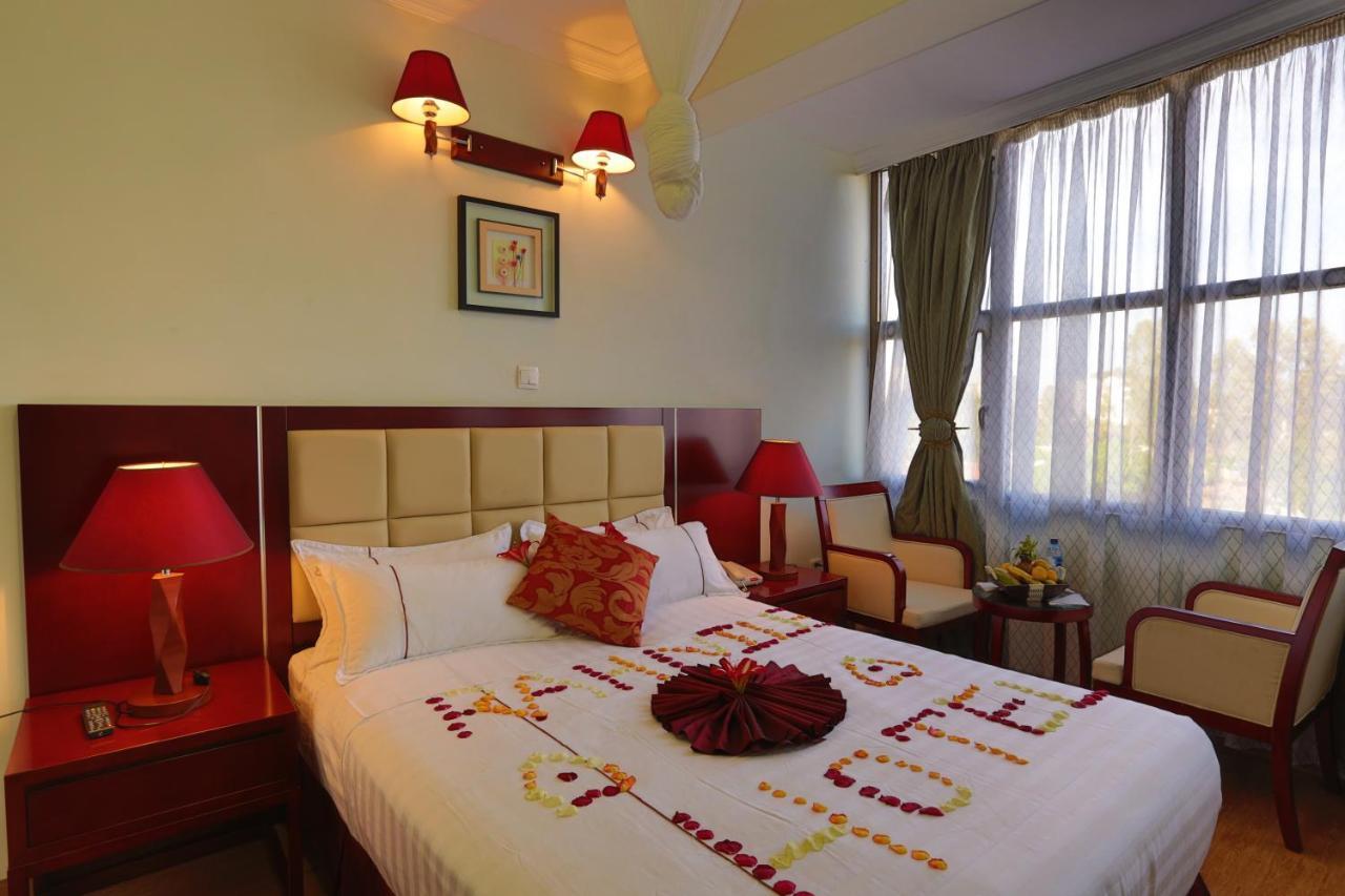 Rahnile Hotel Bahir Dar Buitenkant foto
