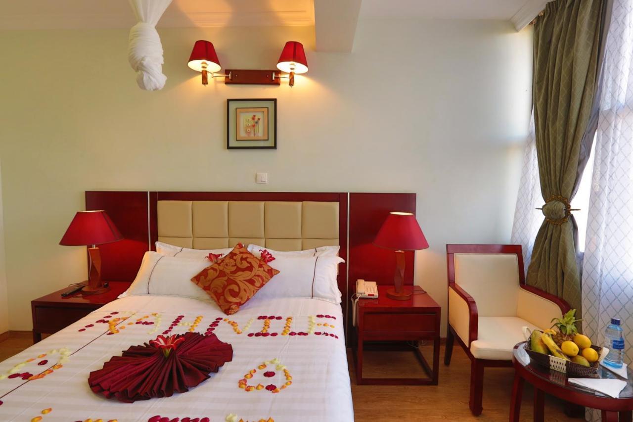 Rahnile Hotel Bahir Dar Buitenkant foto