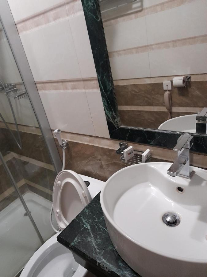 Rahnile Hotel Bahir Dar Buitenkant foto
