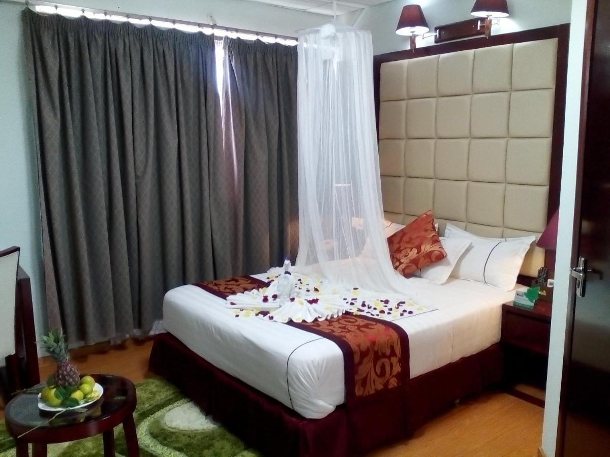 Rahnile Hotel Bahir Dar Buitenkant foto