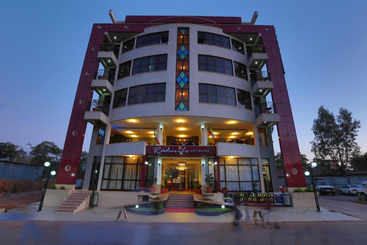Rahnile Hotel Bahir Dar Buitenkant foto