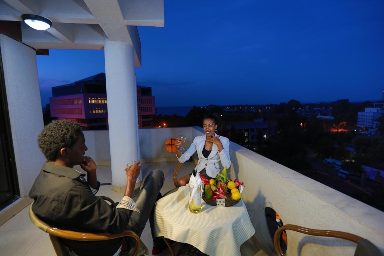 Rahnile Hotel Bahir Dar Buitenkant foto
